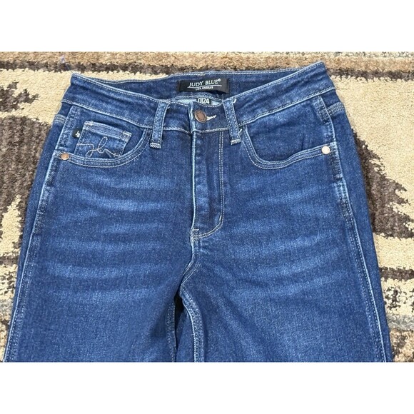 Judy Blue Women's Size 0 / 24 Jeans Cropped Straight Frayed Hem Medium Wash Blue - Picture 2 of 4